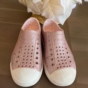 Native shoes kids . Pink sparkle Jefferson size c10 girls